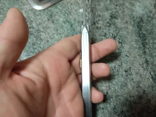 Cuchillo R. David Metal Dorado y Plateado