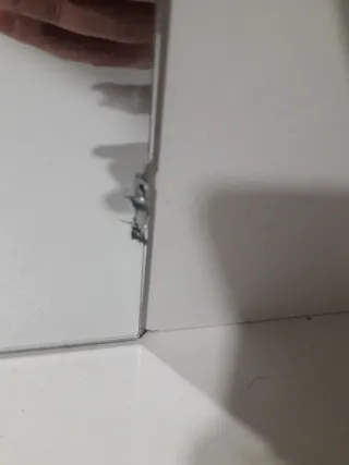 Tocador blanco con espejo y silla