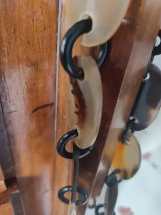 Collar ovalado de cuerno