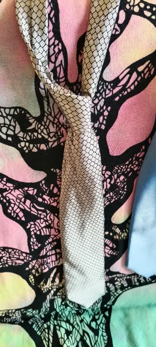 Lote de 5 corbatas (roja, azul, gris)