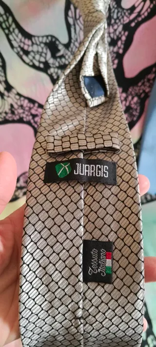 Lote de 5 corbatas (roja, azul, gris)