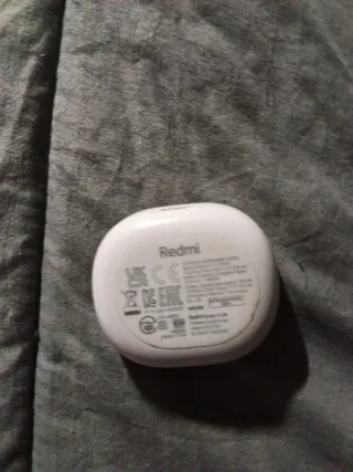 Cascos inalámbricos blancos