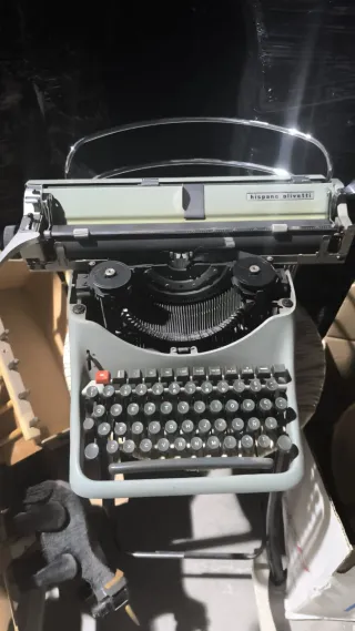 Máquina de escribir Hispano Olivetti