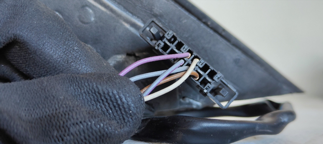 Specchietto retrovisore sinistro VOLKSWAGEN PASSAT VARIANT (3B6) 1.9 TDI 2004