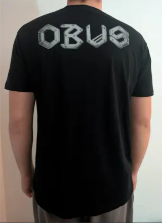 CAMISETA NEGRA - OBUS - TALLA L y más...