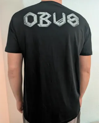 CAMISETA NEGRA - OBUS - TALLA L y más...