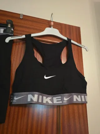 Conjunto deportivo mujer negro