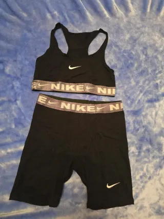 Conjunto deportivo mujer negro
