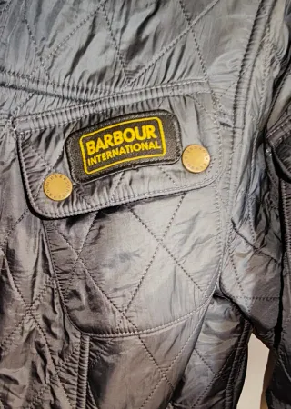 Chaqueta Barbour acolchada negra hombre