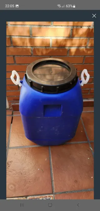 Bidones  50L con asas. Redondos y cuadrados.