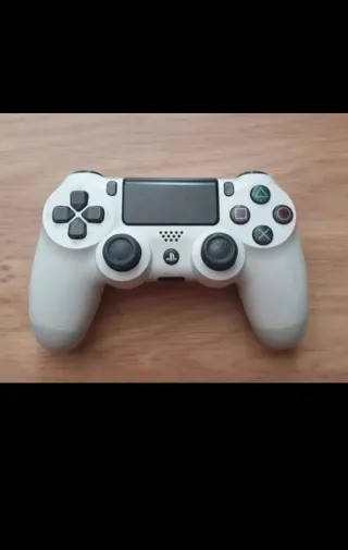 MANDO DE PLAY STATION 4 BLANCO