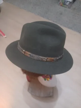 Sombrero elegante verde da uomo