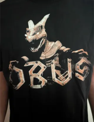 CAMISETA NEGRA - OBÚS - TALLA XL y más...