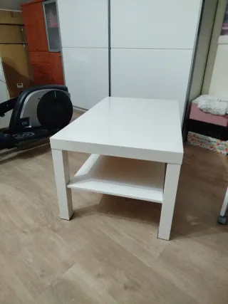 Mesa auxiliar blanca Ikea