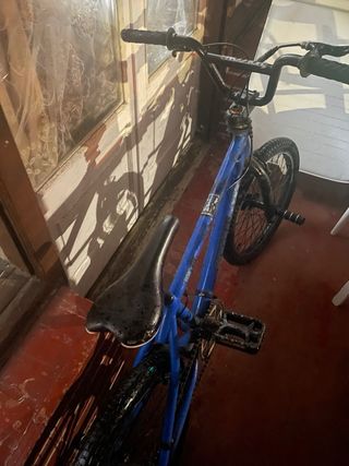 Bicicleta BMX Azul Poco Usada