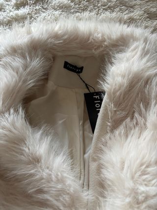 Cappotto beige con pelliccia