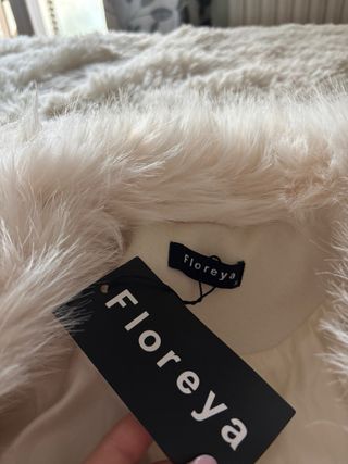 Cappotto beige con pelliccia