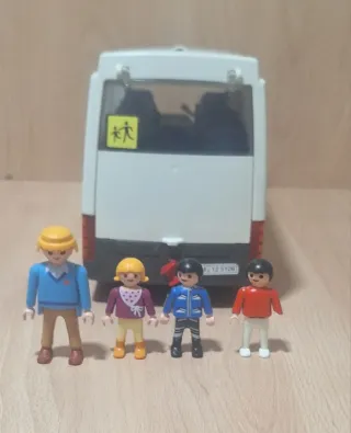 Playmobil Bus y Figuras