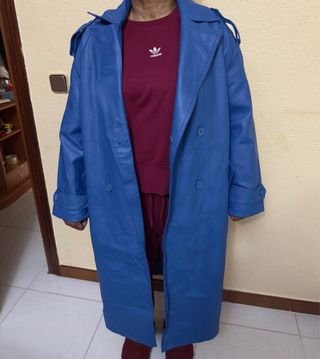 Gabardina polipiel azul