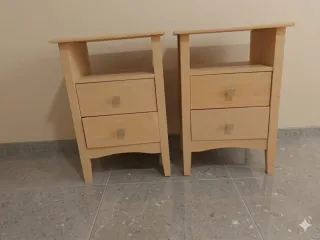 Mesita de noche de madera