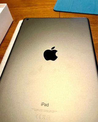 Apple Modelo A2602 64 GB gris espacial