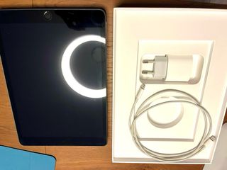 Apple Modelo A2602 64 GB gris espacial