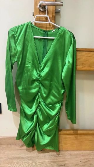 Vestido verde V drapeado