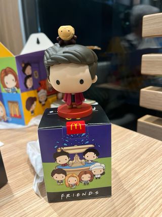 Set 4 Tazze McDonald Friends + Regalo Ross