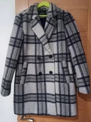 Abrigo cuadros oversize Stradivarius Talla S
