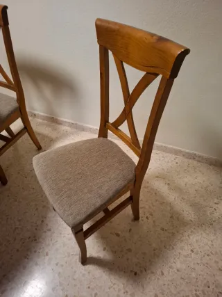 Mesa de comedor redonda y 4 sillas