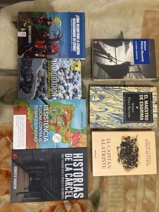 Lote de libros de ciencia ficcion y politica.