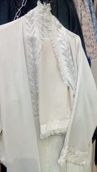 Kimono e foulard ricamato