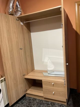 Armario madera 2 puertas y cajones