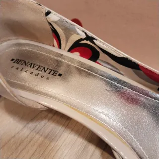 Zapatos Charol T37 Beige diseño original