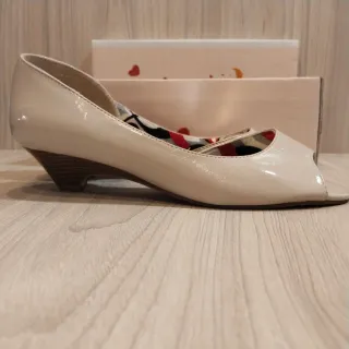 Zapatos Charol T37 Beige diseño original