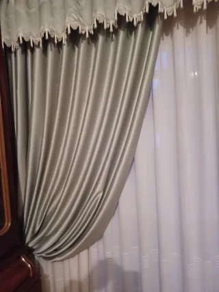 Cortinas Salón Verdes y Blancas