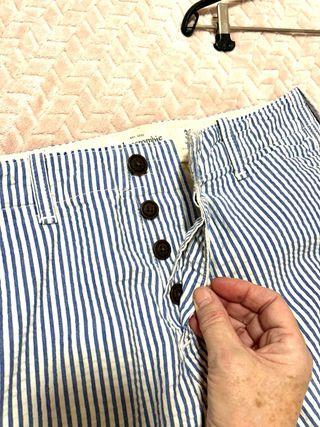 Bermuda Rayas Azul y Blanco