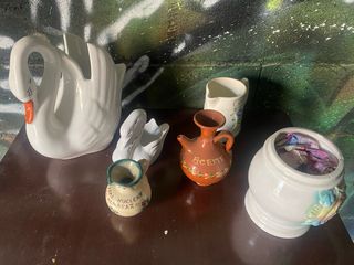 Lote figuras cerámica cisne y jarras