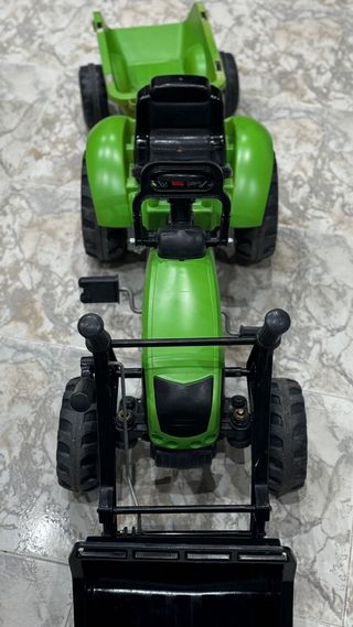 Tractor a pedales con pala y remolque