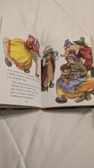 Cuentos universales (Primera Biblioteca) (Spani...