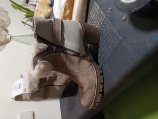 Botas de tacón beige y marrón