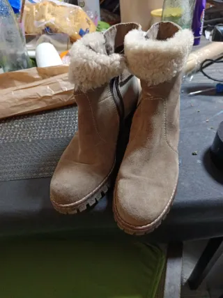 Botas de tacón beige y marrón