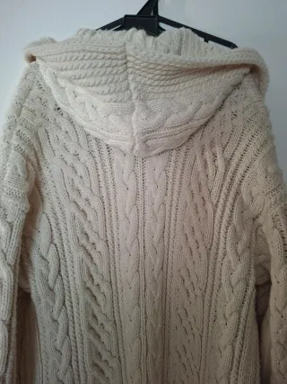 Abrigo largo Zara tejido con capucha