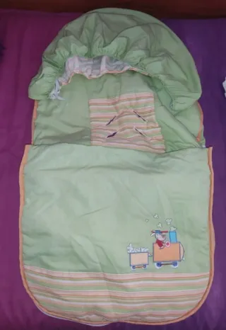 Saco para Maxicosi con diseño de tren