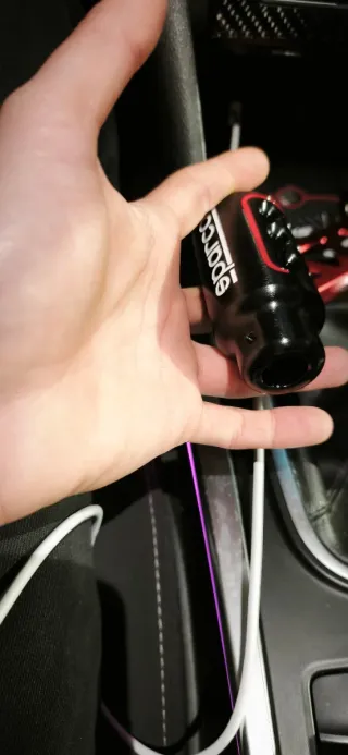 Pomo Sparco Negro con Detalles Rojos
