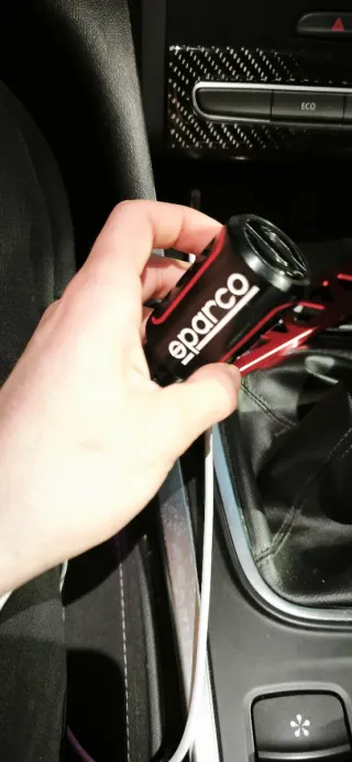 Pomo Sparco Negro con Detalles Rojos