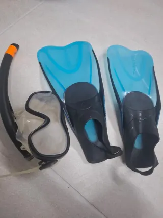 Equipo de snorkel (máscara, tubo, aletas)