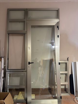 Puerta de aluminio con cristal