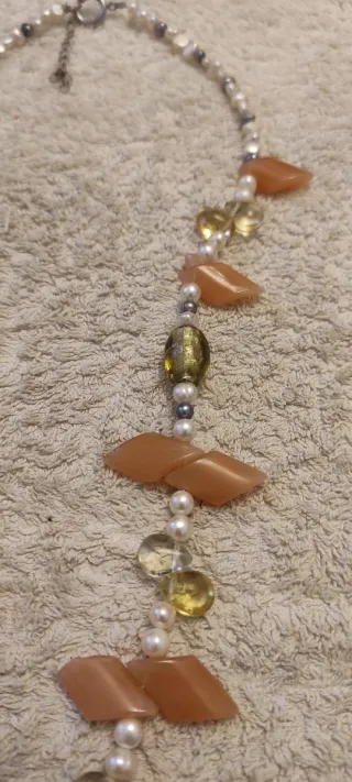 Collar largo perlas río, dorado y ámbar