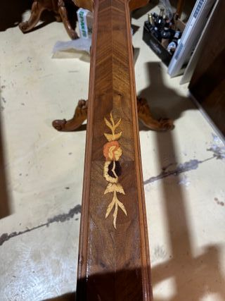 Mesa de nogal tallada 2m